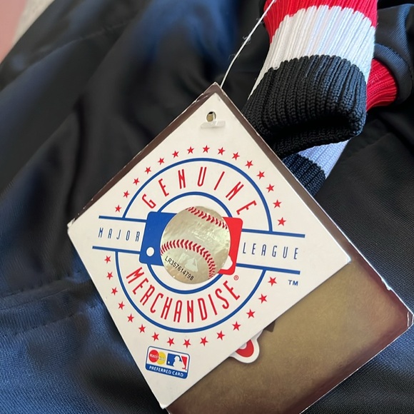 Cincinnati Reds jacket new with tags - Picture 3 of 3